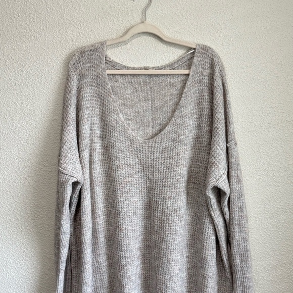 Free People Intimately Womens M/L Comfy Oversized Waffle Knit Sweater Grey Pink - Picture 2 of 9